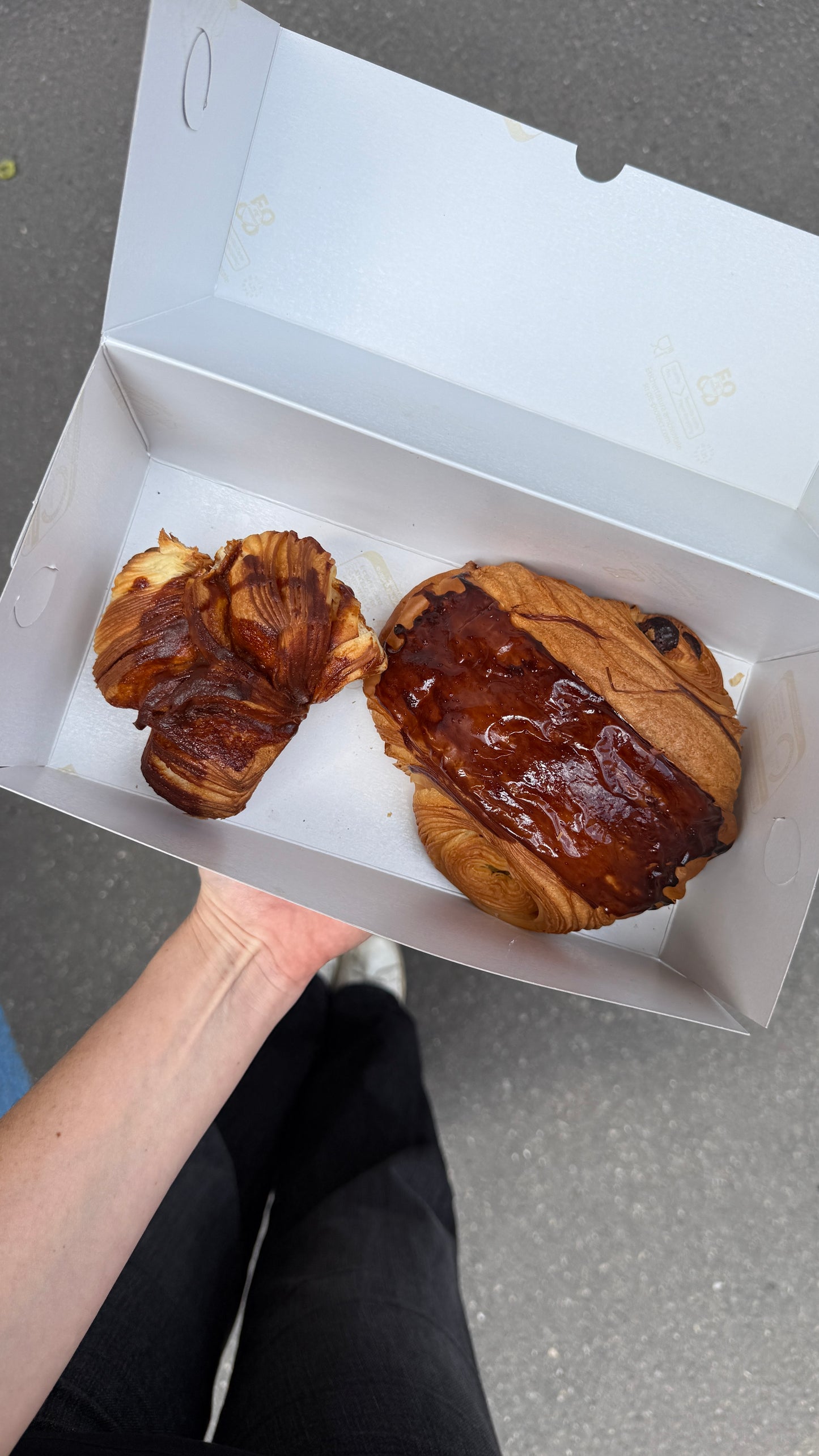Pain au Chocolat + Torta di Rose